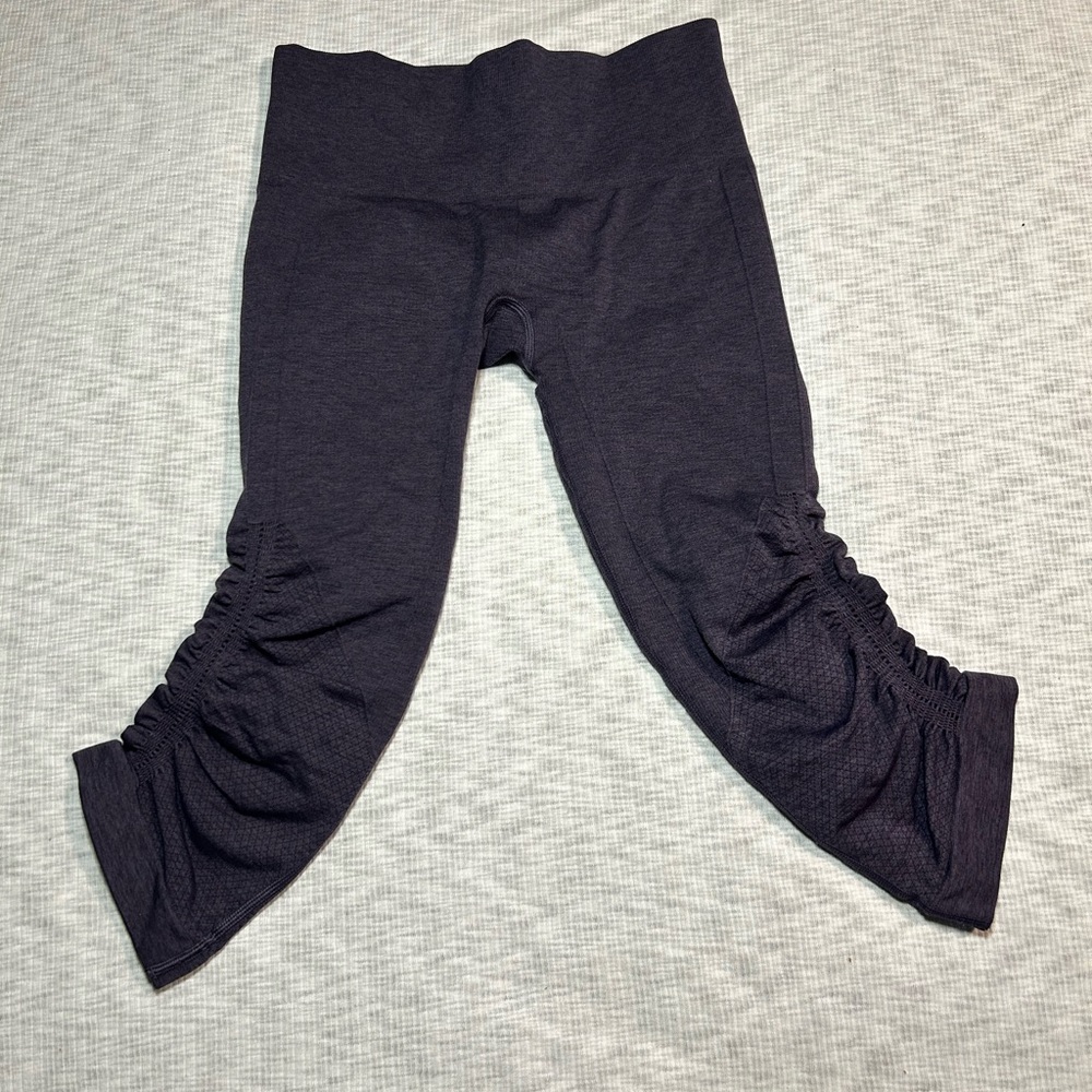 Lululemon In The Flow Crop Leggings Capri Size 4 Purple Blue Compression